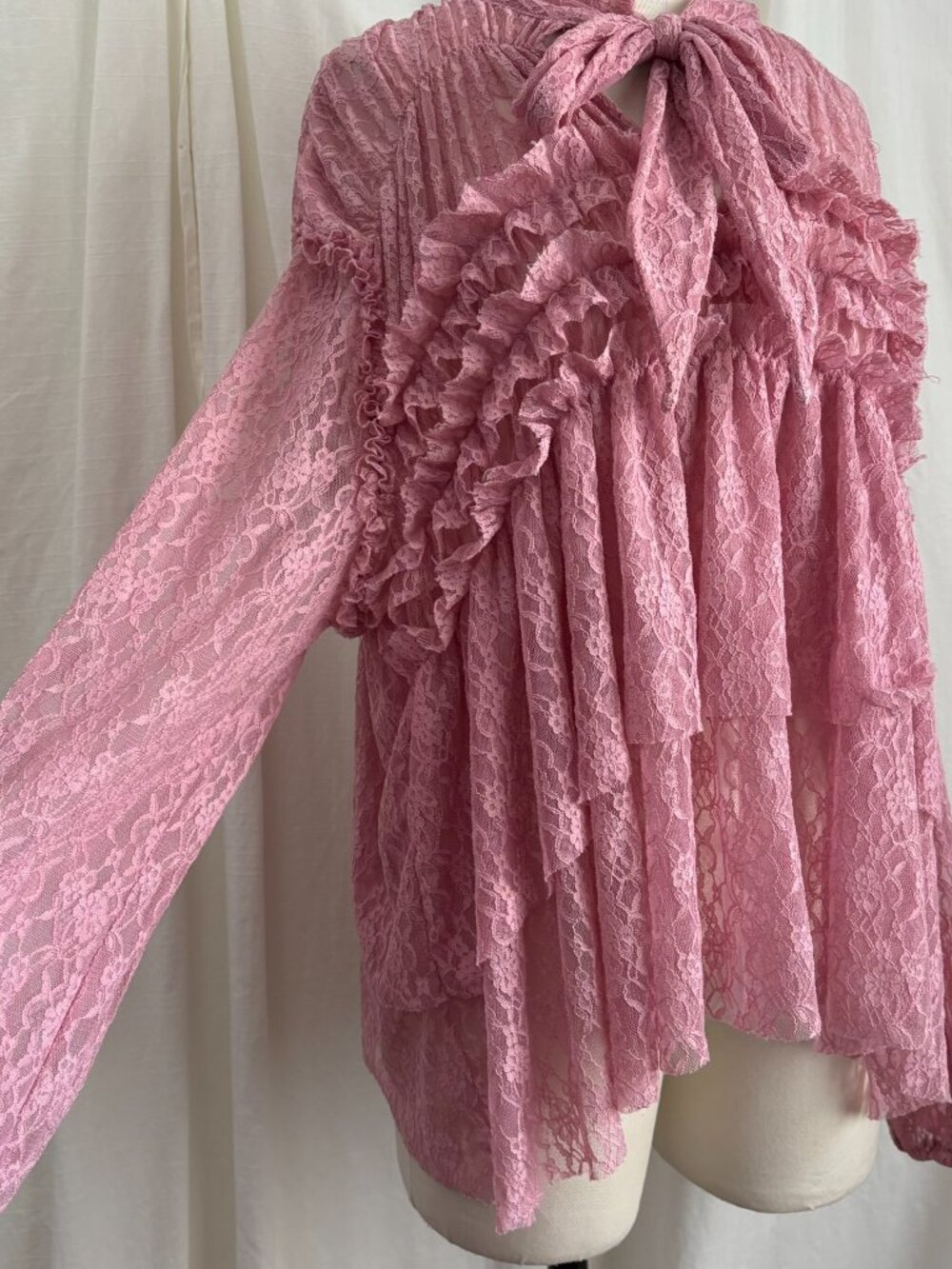 Pink Lace Ruffle Blouse L - Picture 5 of 8